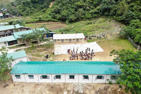 Trường Trung học cơ sở Nậm Ban nhìn từ trên cao. (Ảnh: CTV/Vietnam+)