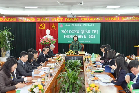 Thống đốc Ngân hàng Nhà nước kiêm Chủ tịch Hội đồng quản trị NHCSXH Nguyễn Thị Hồng phát biểu tại phiên họp. (Ảnh: CTV/Vietnam+)
