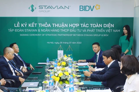Toàn cảnh lễ ký kết giữa BIDV và Tập đoàn Stavian. (Ảnh: Vietnam+)
