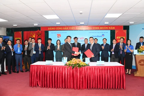 VietinBank và Trung ương Đoàn ký kết hợp tác giai đoạn 2022-2025. (Ảnh: Vietnam+)
