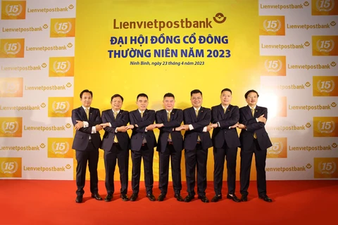 Ra mắt Hội đồng quản trị của LPBank tại Đại hội đồng cổ đông 2023. (Ảnh: Vietnam+)