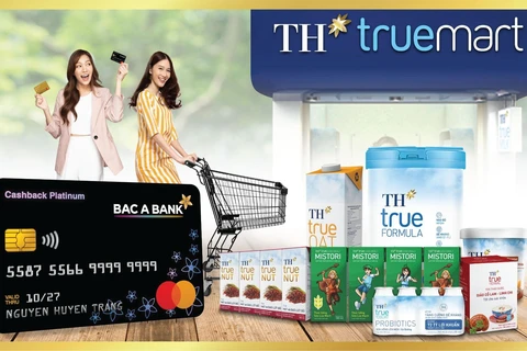 Chủ thẻ tín dụng BAC A BANK nhận đặc quyền tại TH Truemart. (Ảnh: Vietnam+)