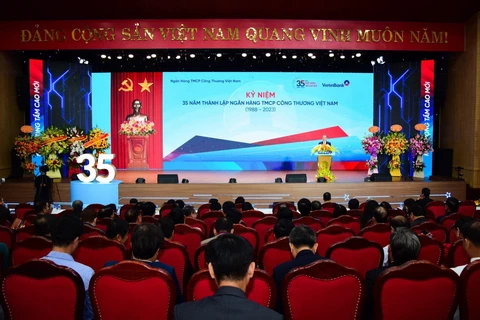 Toàn cảnh Chương trình Kỷ niệm 35 năm xây dựng và phát triển của VietinBank. (Ảnh: PV/Vietnam+)