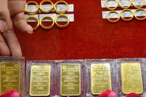 Giá vàng SJC "phi nước đại" vượt lên trên 80,3 triệu đồng mỗi lượng (Ảnh: PV/Vietnam+)