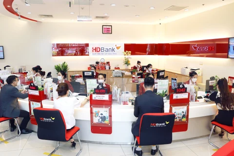 HDBank là ngân hàng đầu tiên và duy nhất cung cấp bộ giải pháp trọn gói nhằm hỗ trợ các cửa hàng xăng dầu triển khai xuất hóa đơn điện tử. (Ảnh: Vietnam+)