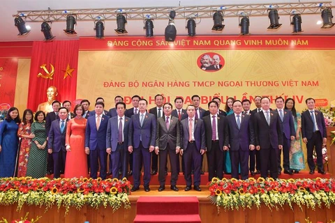 Lãnh đạo Ngân hàng Thương mại cổ phần Ngoại thương tại Đại hội đại biểu lần thứ IV. (Ảnh: Vietnam+)