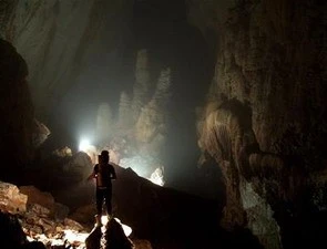 Quảng Bình: Phát hiện hang động lớn nhất thế giới