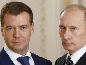 Người Nga vẫn tín nhiệm "bộ đôi" Medvedev-Putin