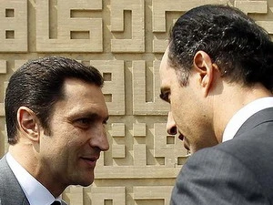 Alaa (trái) và Gamal Mubarak (Ảnh: Reuters)