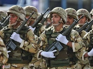 Quân đội Iran (Ảnh: FARS)