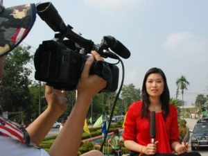 MC Diệu Linh của Đài truyền hình Việt Nam trong một cảnh quay. (Nguồn: Đài Truyền hình Việt Nam)