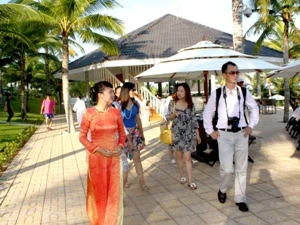 Lữ hành quốc tế đến khảo sát khách sạn ở Phan Thiết (Ảnh: Nguyễn Thanh/TTXVN)