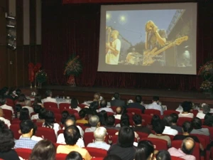 Chiếu phim sau lễ khai mạc Liên hoan phim tài liệu châu Âu-Việt Nam lần thứ 4. (Ảnh: Thanh Tùng/TTXVN)