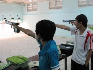 Nội dung 10m súng ngắn hơi 60 viên dành cho nam lứa tuổi từ 18 trở lên. (Ảnh: Nguyễn Hồng Cường/Vietnam+) 