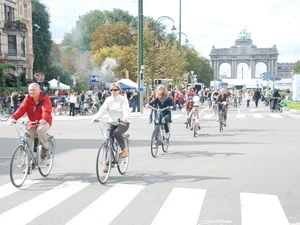 Đi xe đạp trong “ngày không ôtô” ở Brussels. Ảnh minh họa. (Ảnh: Thái Vân/Vietnam+)