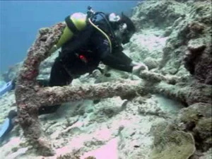 Thợ lặn phát hiện tàn tích của tàu đắm. (Nguồn: article.wn.com)