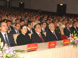 Tổng Bí thư Nguyễn Phú Trọng và các lãnh đạo Đảng, Nhà nước tại Lễ kỷ niệm. (Ảnh: Trí Dũng/TTXVN)