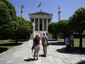 Khách du lịch thăm Athens. (Nguồn: Reuters)