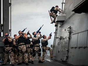 Các binh sỹ tham gia tập trận hải quân. (Nguồn: Reuters)