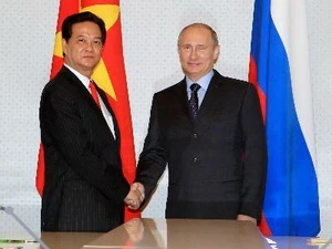 Thủ tướng Nguyễn Tấn Dũng hội kiến với Tổng thống Liên bang Nga V.Putin. (Ảnh: Đức Tám/TTXVN)
