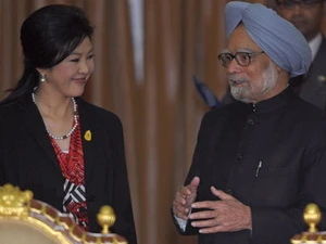 Thủ tướng Thái Lan Yingluck Shinawatra và Thủ tướng Ấn Độ Manmohan Singh. (Nguồn: Getty Images)