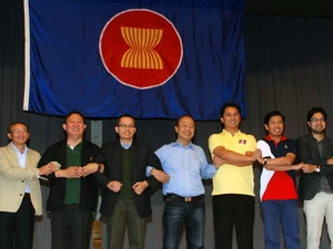 Các đại sứ tại Ngày gia đình ASEAN. (Nguồn: TTXVN)