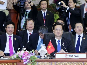 Thủ tướng Nguyễn Tấn Dũng dự Hội nghị Cấp cao Đông Á lần thứ 8. (Ảnh: Đức Tám/TTXVN)