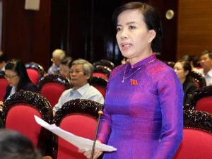 Đại biểu Nguyễn Thị Kim Thúy (Đà Nẵng) phát biểu ý kiến. (Ảnh: Doãn Tấn/TTXVN)