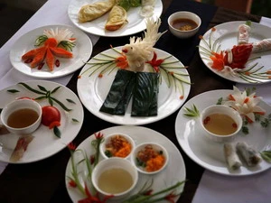 Món khai vị ẩm thực cung đình Huế. (Ảnh: Quốc Việt/TTXVN)