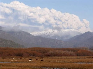 Đám mây tro bụi từ núi lửa Puyehue ở Chile. (Ảnh: Internet)