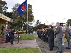Đại sứ Hoàng Vĩnh Thành phát biểu tại Lễ thượng cờ ASEAN tại thủ đô Canberra của Australia. (Ảnh do Đại sứ quán Việt Nam tại Australia cung cấp).