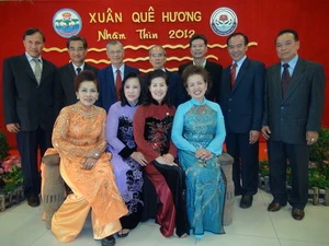 Hội Việt kiều tỉnh Udon Thani trong dịp đón Năm mới 2012 ở Đông bắc Thái Lan. (Ảnh: Ngọc Tiến/Vietnam+)