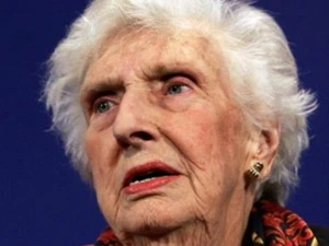 Cựu đệ nhất phu nhân Australia Margaret Whitlam. (Ảnh: skynews.com.au)