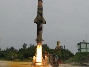 Tên lửa đạn đạo có khả năng mang đầu đạn hạt nhân Prithvi II. (Nguồn: pakistantoday.com.pk)