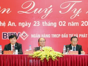Chủ tịch Quốc hội Nguyễn Sinh Hùng đến dự và phát biểu tại Hội nghị xúc tiến đầu tư Nghệ An 2013. (Ảnh: Nhan Sáng/TTXVN)