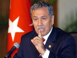 Phó Thủ tướng Thổ Nhĩ Kỳ Bulent Arinc. (Ảnh: apa.az)