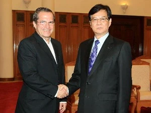Thủ tướng Nguyễn Tấn Dũng tiếp ông Ricardo Patino Aroca. (Ảnh: Đức Tám/TTXVN)