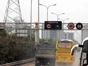 Biển báo giới hạn tốc độ trên đường Pháp Vân - Cầu Giẽ. (Ảnh: Vietnamnet) 