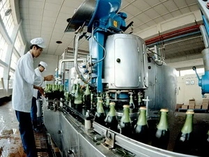 Một dây chuyền sản xuất bia ở Trung Quốc. (Ảnh: National Geographic)