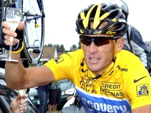 Lance Armstrong đã chiếm trọn trái tim của người hâm mộ với một tinh thần thi đấu tuyệt vời. (Ảnh: nguồn Internet)