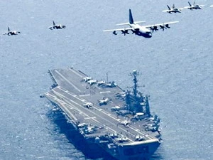 Tàu sân bay chạy bằng năng lượng hạt nhân Mỹ USS George Washington của Mỹ tham gia đợt tập trận Nhật-Mỹ lần này. (Nguồn: AP)