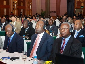 Đông đảo doanh nghiệp Angola tham dự diễn đàn doanh nghiệp Việt Nam-Angola. (Ảnh: Hải Đăng/TTXVN)