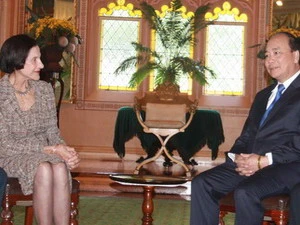 Phó Thủ tướng Nguyễn Xuân Phúc hội kiến với quyền Toàn quyền Australia, Thống đốc bang New South Wales, bà Marie Bashir. (Ảnh: Ðỗ Quyên/TTXVN)