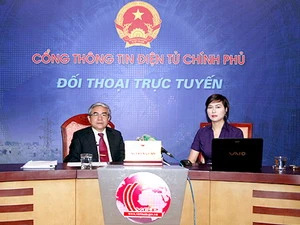 Bộ trưởng Bộ Khoa học và Công nghệ Nguyễn Quân (trái) tại buổi đối thoại trực tuyến. (Nguồn: Chinhphu.vn)