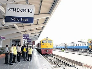 Tuyến đường sắt nối tỉnh Nong Khai tới ga Tha Na Laeng của Lào sẽ được Chính phủ Thái Lan hỗ trợ mở rộng tới Vientiane trong hai năm tới. (Nguồn: bangkokpost.com)