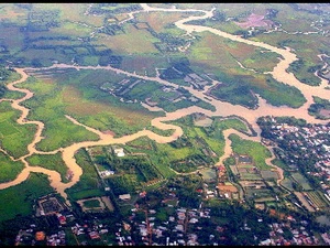 Một đoạn sông Đồng Nai nhìn từ trên cao. 