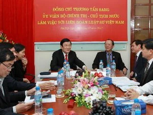 Chủ tịch nước Trương Tấn Sang làm việc với Liên đoàn Luật sư Việt Nam. (Ảnh: Nguyễn Khang/TTXVN)