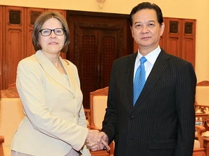 Thủ tướng Nguyễn Tấn Dũng tiếp bà Heidi Hautala, Bộ trưởng Phát triển Quốc tế Phần Lan. (Ảnh: Đức Tám/TTXVN)