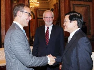 Chủ tịch nước Trương Tấn Sang tiếp Đại sứ James Marantis, Quyền Đại diện Thương mại Hoa Kỳ đang ở thăm và làm việc tại Việt Nam. (Ảnh: Nguyễn Khang/TTXVN)