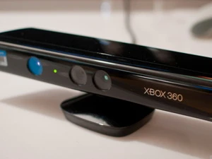 Thiết bị cảm biến Kinect của Microsoft từng sử dụng công nghệ cảm biến 3D của PrimeSense. (Nguồn: Cnet)